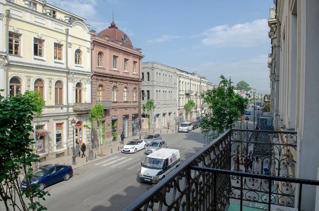 Home@97 on Aghmashenebeli Avenue room 2