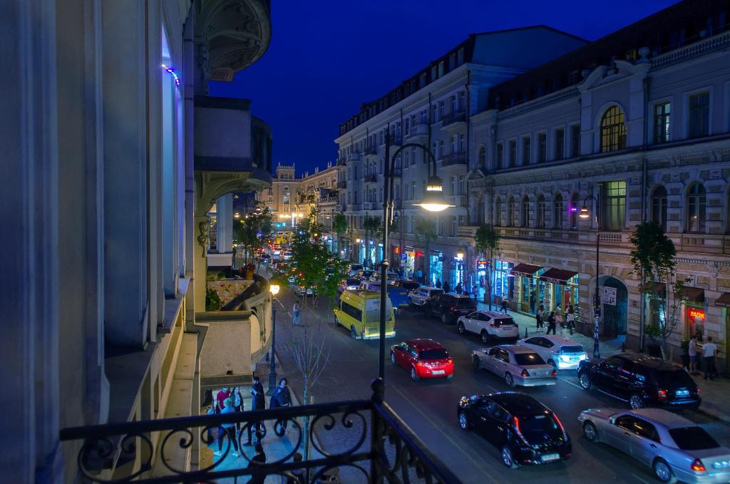 Home@97 on Aghmashenebeli Avenue room 6